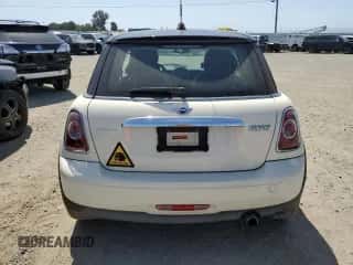 2011 MINI Hardtop with VIN WMWSU3C59BT251488, listed as a Copart auction lot 59236285 with 141,997 mi miles and Clean title. Bid and sale history available at DreamBid. Image 6.