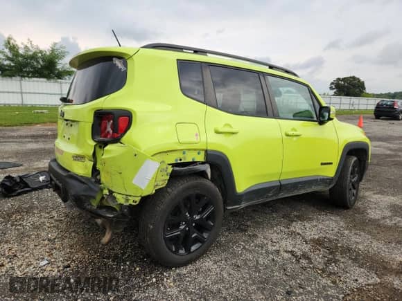 2017 Jeep Renegade Altitude with VIN ZACCJBBBXHPF05103, listed as a Copart auction lot 71092455 with 101,972 mi miles and Non repairable. Bid and sale history available at DreamBid. Image 3.