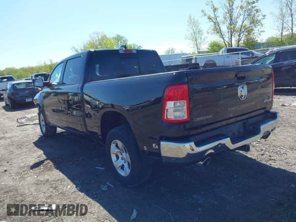 2022 Ram 1500 Big Horn z VIN 1C6SRFMT9NN360228, wystawiony jako IAAI lot #42232486 z przebiegiem 40 000 mil mil oraz . Historia ofert i sprzedaży dostępna na DreamBid. Obrazek 3.