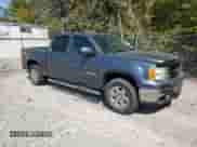 2011 GMC Sierra 1500 SLT z VIN 3GTP2WE34BG106643, wystawiony jako Copart lot #81302865 z przebiegiem 225 548 mil mil oraz Czysty tytuł • Clean title. Historia ofert i sprzedaży dostępna na DreamBid. Obrazek 4.