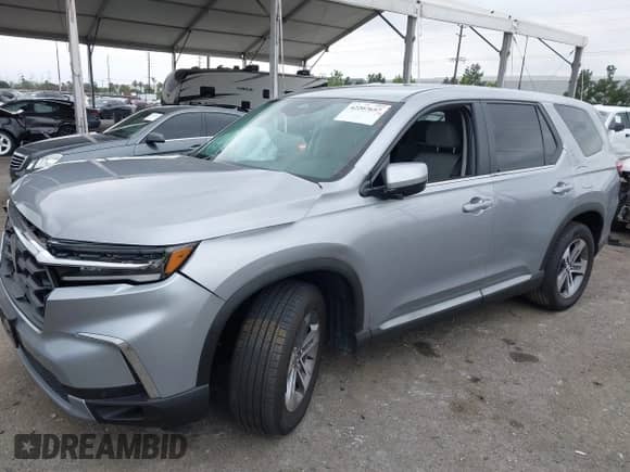 2025 Honda Pilot EX-L с VIN 5FNYG1H45SB028702, выставлен на аукционе IAAI как лот 42207657 с пробегом 10 966 миль миль и . История ставок и продаж доступна на DreamBid. Изображение 17.