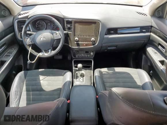 2020 Mitsubishi Outlander SE с VIN JA4AD3A38LZ003760, выставлен на аукционе Copart как лот 70720585 с пробегом 136 244 миль миль и Списание • Salvage title. История ставок и продаж доступна на DreamBid. Изображение 8.