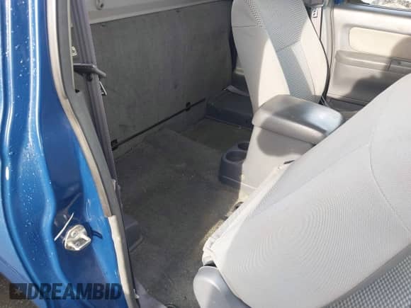 2001 Nissan Frontier SE с VIN 1N6ED26Y11C363889, выставлен на аукционе IAAI как лот 41716550 с пробегом 176 006 миль миль и . История ставок и продаж доступна на DreamBid. Изображение 8.