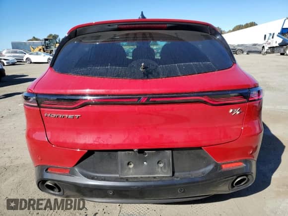 2024 Dodge Hornet R/T z VIN ZACPDFCW2R3A32159, wystawiony jako Copart lot #89395445 z przebiegiem 25 939 mil mil oraz Nie do naprawy • Non repairable. Historia ofert i sprzedaży dostępna na DreamBid. Obrazek 6.