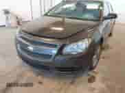 2012 Chevrolet Malibu 1LS z VIN 1G1ZB5E03CF258661, wystawiony jako IAAI lot #43540439 z przebiegiem 174 075 mil mil oraz . Historia ofert i sprzedaży dostępna na DreamBid. Obrazek 6.