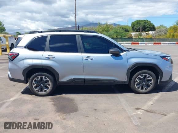 2025 Subaru Forester Premium z VIN JF2SLDDCXSH525603, wystawiony jako IAAI lot #43131099 z przebiegiem 4 782 mil mil oraz . Historia ofert i sprzedaży dostępna na DreamBid. Obrazek 14.