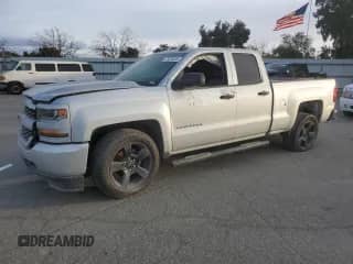 2018 Chevrolet Silverado 1500 Custom с VIN 1GCRCPEC0JZ355631, выставлен на аукционе Copart как лот 47476425 с пробегом 108 741 миль миль и Списание • Salvage title. История ставок и продаж доступна на DreamBid. Изображение 1.