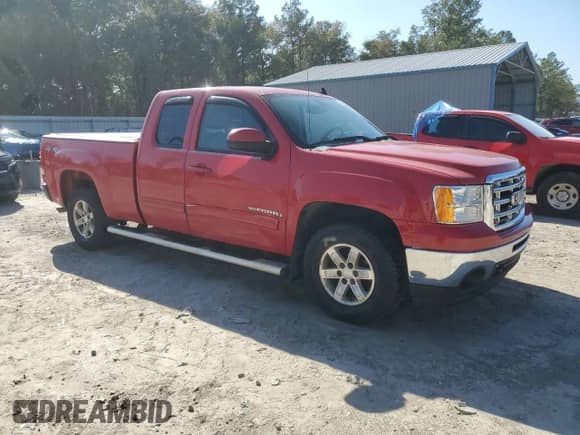 2009 GMC Sierra 1500 SLT with VIN 1GTEK39J29Z147443, listed as a Copart auction lot 43513335 with 204,379 mi miles and Salvage title. Bid and sale history available at DreamBid. Image 4.