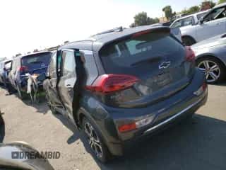 2018 Chevrolet Bolt EV Premier z VIN 1G1FX6S09J4135406, wystawiony jako Copart lot #60585853 z przebiegiem 30 271 mil mil oraz . Historia ofert i sprzedaży dostępna na DreamBid. Obrazek 2.