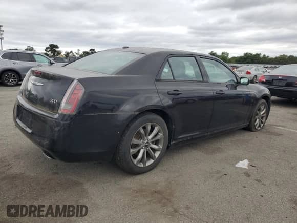 2014 Chrysler 300 S с VIN 2C3CCAGG7EH297580, выставлен на аукционе Copart как лот 69322185 с пробегом 150 589 миль миль и Чистый • Clean title. История ставок и продаж доступна на DreamBid. Изображение 3.