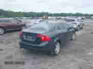 2013 Volvo S60 T5 Premier z VIN YV1612FS8D2180344, wystawiony jako IAAI lot #42863760 z przebiegiem 193 207 mil mil oraz . Historia ofert i sprzedaży dostępna na DreamBid. Obrazek 4.