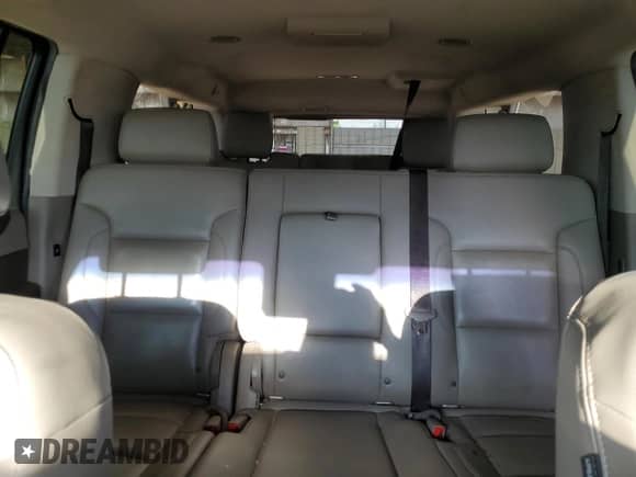2019 Chevrolet Suburban LT с VIN 1GNSCHKC6KR307670, выставлен на аукционе Copart как лот 69592155 с пробегом 147 141 миль миль и Списание • Salvage title. История ставок и продаж доступна на DreamBid. Изображение 10.
