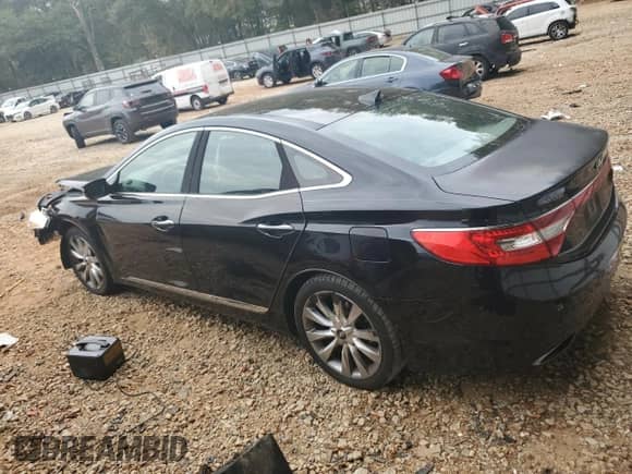 2013 Hyundai Azera с VIN KMHFH4JGXDA268961, выставлен на аукционе Copart как лот 87383985 с пробегом 125 869 миль миль и Списание • Salvage title. История ставок и продаж доступна на DreamBid. Изображение 2.