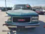 1997 GMC Sierra 1500 z VIN 1GTEC19R9VE510927, wystawiony jako Copart lot #50908545 z przebiegiem 213 770 mil mil oraz Czysty tytuł • Clean title. Historia ofert i sprzedaży dostępna na DreamBid. Obrazek 5.