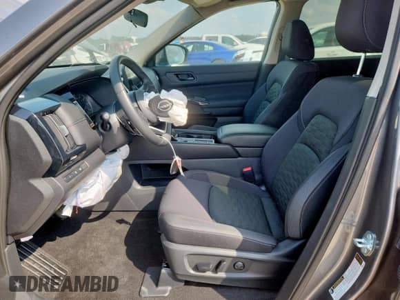 2025 Nissan Pathfinder SV с VIN 5N1DR3BB9SC223268, выставлен на аукционе Copart как лот 81390095 с пробегом 3 071 миль миль и Списание • Salvage title. История ставок и продаж доступна на DreamBid. Изображение 7.