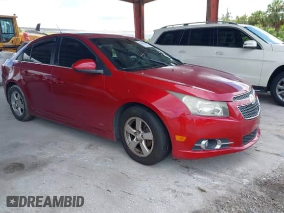 2014 Chevrolet Cruze 1LT с VIN 1G1PC5SB2E7298060, выставлен на аукционе IAAI как лот 43202620 с пробегом 109 081 миль миль и . История ставок и продаж доступна на DreamBid. Изображение 1.