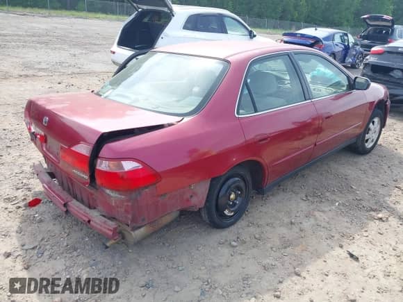 2000 Honda Accord SE с VIN JHMCG5676YC034639, выставлен на аукционе IAAI как лот 42034637 с пробегом 158 795 миль миль и . История ставок и продаж доступна на DreamBid. Изображение 4.