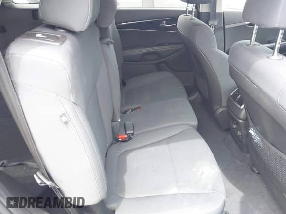 2019 Kia Sorento LX с VIN 5XYPGDA32KG438462, выставлен на аукционе IAAI как лот 42528815 с пробегом 74 916 миль миль и . История ставок и продаж доступна на DreamBid. Изображение 8.