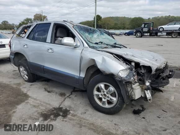 2005 Hyundai Santa Fe GLS с VIN KM8SC13D35U855615, выставлен на аукционе Copart как лот 74229614 с пробегом Не указан миль и На запчасти • Non repairable. История ставок и продаж доступна на DreamBid. Изображение 4.