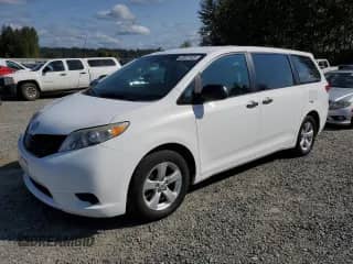 2011 Toyota Sienna z VIN 5TDKA3DC9BS001692, wystawiony jako Copart lot #80827425 z przebiegiem 188 280 mil mil oraz Szkoda całkowita • Salvage title. Historia ofert i sprzedaży dostępna na DreamBid. Obrazek 1.