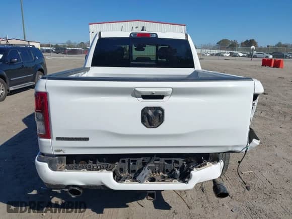 2022 Ram 1500 Big Horn с VIN 1C6RREFT8NN230768, выставлен на аукционе IAAI как лот 40994441 с пробегом 40 072 миль миль и . История ставок и продаж доступна на DreamBid. Изображение 17.