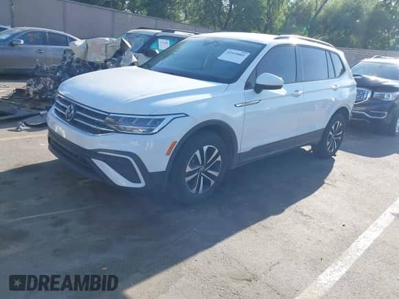 2023 Volkswagen Tiguan S с VIN 3VVRB7AX3PM065181, выставлен на аукционе IAAI как лот 42419081 с пробегом 32 495 миль миль и . История ставок и продаж доступна на DreamBid. Изображение 2.