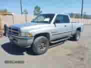 1998 Dodge 1500 с VIN 1B7HF13YXWJ203604, выставлен на аукционе IAAI как лот 42408086 с пробегом 257 012 миль миль и . История ставок и продаж доступна на DreamBid. Изображение 2.