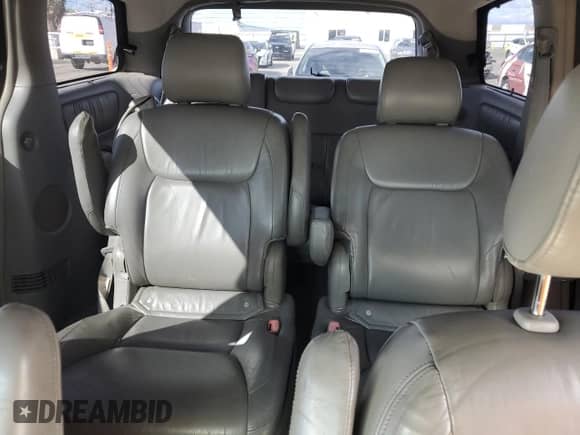 2005 Toyota Sienna XLE z VIN 5TDBA22C85S031753, wystawiony jako Copart lot #82486735 z przebiegiem 212 944 mil mil oraz Czysty tytuł • Clean title. Historia ofert i sprzedaży dostępna na DreamBid. Obrazek 10.