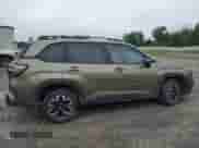 2025 Subaru Forester Premium z VIN JF2SLDDC4SH443673, wystawiony jako Copart lot #62742775 z przebiegiem Nie podano mil oraz Szkoda całkowita • Salvage title. Historia ofert i sprzedaży dostępna na DreamBid. Obrazek 3.