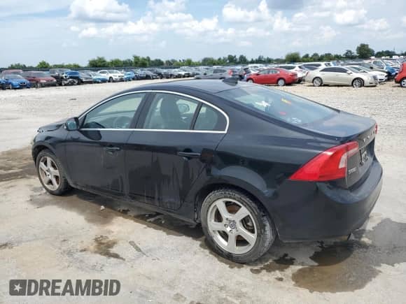 2012 Volvo S60 T5 с VIN YV1622FS7C2045786, выставлен на аукционе Copart как лот 62177595 с пробегом 117 284 миль миль и Списание • Salvage title. История ставок и продаж доступна на DreamBid. Изображение 2.
