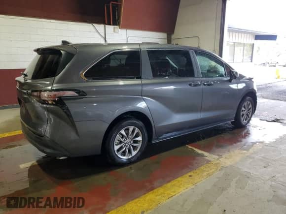 2025 Toyota Sienna LE with VIN 5TDKRKEC3SS245131, listed as a Copart auction lot 70128315 with 3,069 mi miles and Salvage title. Bid and sale history available at DreamBid. Image 3.