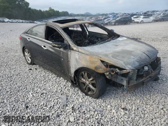 2011 Hyundai Sonata Limited with VIN 5NPEC4AC4BH266849, listed as a Copart auction lot 67949695 with Not provided miles and Salvage title. Bid and sale history available at DreamBid. Image 4.