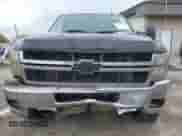 2009 Chevrolet Silverado 2500HD LTZ z VIN 1GCHK63609F103798, wystawiony jako IAAI lot #43474275 z przebiegiem 243 330 mil mil oraz . Historia ofert i sprzedaży dostępna na DreamBid. Obrazek 12.