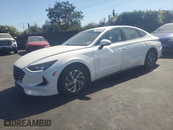 2021 Hyundai Sonata Blue с VIN KMHL24JJ5MA033738, выставлен на аукционе Copart как лот 70687545 с пробегом 101 051 миль миль и Списание • Salvage title. История ставок и продаж доступна на DreamBid. Изображение 1.