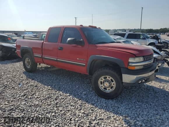 2000 Chevrolet Silverado 2500 LS z VIN 1GCGK29U0YE126125, wystawiony jako Copart lot #62456575 z przebiegiem 202 096 mil mil oraz Szkoda całkowita • Salvage title. Historia ofert i sprzedaży dostępna na DreamBid. Obrazek 4.