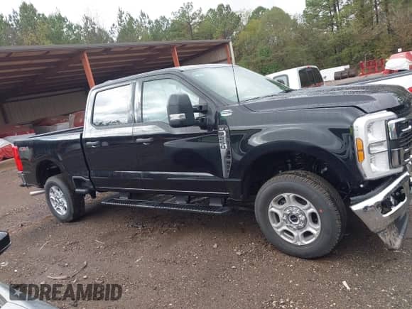 2026 Ford F-250 XL with VIN 1FT7W2BN6TEC24382, listed as a IAAI auction lot 43566771 with 451 mi miles and . Bid and sale history available at DreamBid. Image 13.