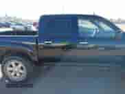 2009 Chevrolet Colorado 1LT с VIN 1GCDT13E598105833, выставлен на аукционе IAAI как лот 43439855 с пробегом 136 488 миль миль и . История ставок и продаж доступна на DreamBid. Изображение 13.