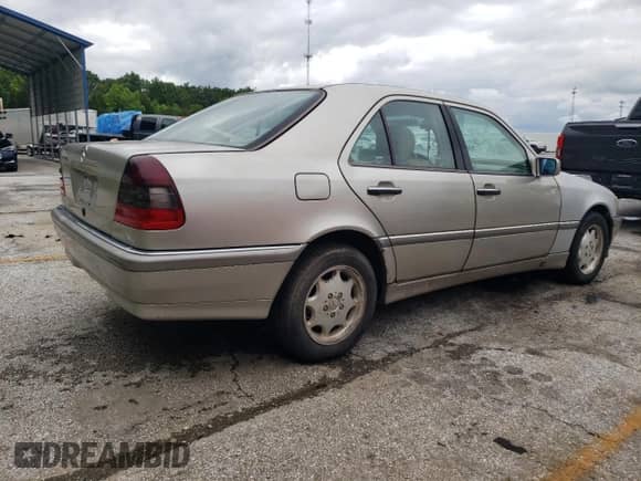 1998 Mercedes-Benz C 230/260/280/320 with VIN WDBHA29G7WA570798, listed as a Copart auction lot 57321215 with 102,406 mi miles and Clean title. Bid and sale history available at DreamBid. Image 3.