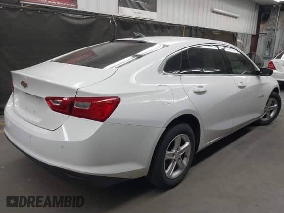 2024 Chevrolet Malibu LS z VIN 1G1ZB5ST2RF135795, wystawiony jako IAAI lot #42244170 z przebiegiem 21 222 mil mil oraz . Historia ofert i sprzedaży dostępna na DreamBid. Obrazek 4.