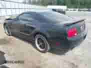 2007 Ford Mustang GT Deluxe z VIN 1ZVHT82H675250977, wystawiony jako IAAI lot #43314696 z przebiegiem 152 490 mil mil oraz . Historia ofert i sprzedaży dostępna na DreamBid. Obrazek 3.