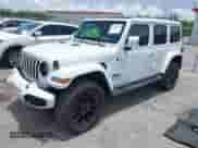 2021 Jeep Wrangler Unlimited Sahara Altitude с VIN 1C4HJXEM4MW701812, выставлен на аукционе IAAI как лот 42614468 с пробегом 84 871 миль миль и . История ставок и продаж доступна на DreamBid. Изображение 2.