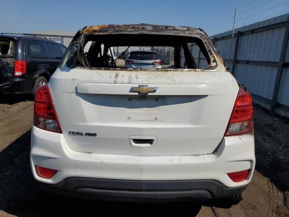 2017 Chevrolet Trax LS с VIN KL7CJNSB9HB067652, выставлен на аукционе Copart как лот 67964225 с пробегом Не указан миль и На запчасти • Non repairable. История ставок и продаж доступна на DreamBid. Изображение 6.