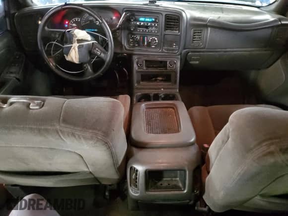 2004 Chevrolet Silverado 2500 LS с VIN 1GCGK29U14Z197255, выставлен на аукционе Copart как лот 69203055 с пробегом 302 453 миль миль и Списание • Salvage title. История ставок и продаж доступна на DreamBid. Изображение 8.