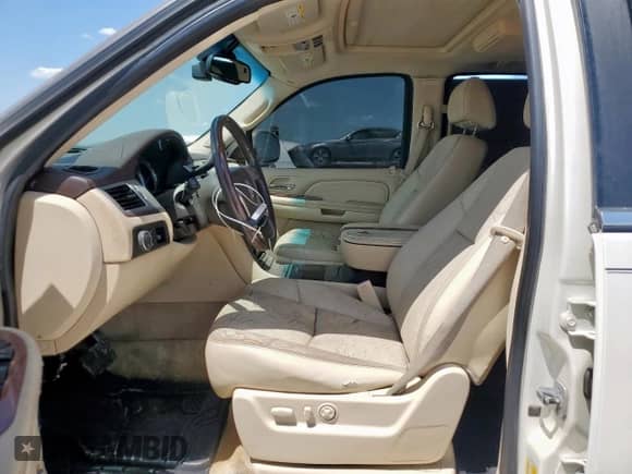 2007 Cadillac Escalade with VIN 1GYEC63807R373735, listed as a Copart auction lot 70743775 with 153,729 mi miles and Clean title. Bid and sale history available at DreamBid. Image 7.
