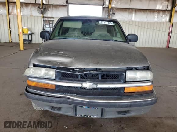 2001 Chevrolet Blazer LT with VIN 1GNDT13W712116307, listed as a Copart auction lot 67377225 with 204,263 mi miles and Salvage title. Bid and sale history available at DreamBid. Image 5.