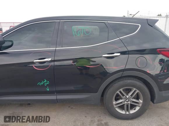 2018 Hyundai Santa Fe 2.4L с VIN 5NMZTDLB4JH089933, выставлен на аукционе IAAI как лот 43040621 с пробегом 137 602 миль миль и . История ставок и продаж доступна на DreamBid. Изображение 18.