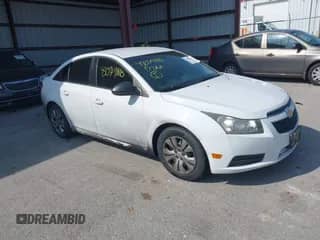 2014 Chevrolet Cruze LS z VIN 1G1PA5SH3E7147223, wystawiony jako IAAI lot #43079180 z przebiegiem 194 625 mil mil oraz . Historia ofert i sprzedaży dostępna na DreamBid. Obrazek 1.