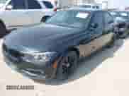 2016 BMW 3 Series 320i xDrive с VIN WBA8A3C51GK689115, выставлен на аукционе IAAI как лот 41933558 с пробегом 69 625 миль миль и . История ставок и продаж доступна на DreamBid. Изображение 2.