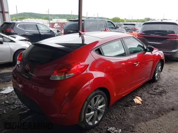 2016 Hyundai Veloster with VIN KMHTC6AD1GU272922, listed as a IAAI auction lot 43115743 with 85,156 mi miles and . Bid and sale history available at DreamBid. Image 4.