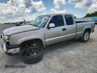 2003 Chevrolet Silverado 1500 LS с VIN 1GCEK19V13E273220, выставлен на аукционе Copart как лот 68141815 с пробегом 272 454 миль миль и Списание • Salvage title. История ставок и продаж доступна на DreamBid. Изображение 1.